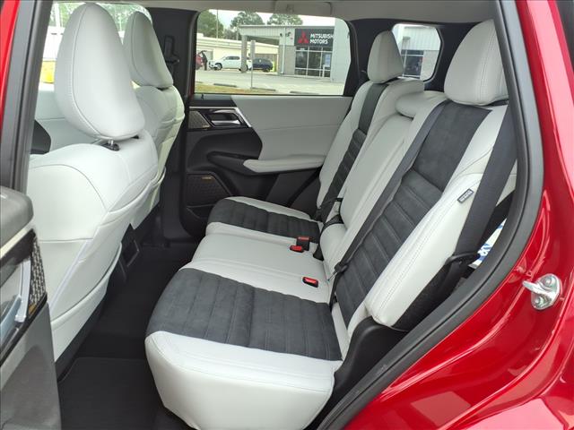 2025 Mitsubishi Outlander SE:2189M