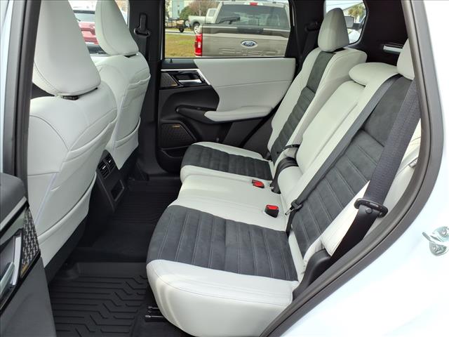 2025 Mitsubishi Outlander SE:2197M