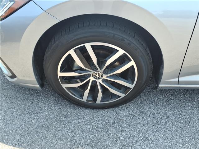 2025 Volkswagen Jetta SE:1254U