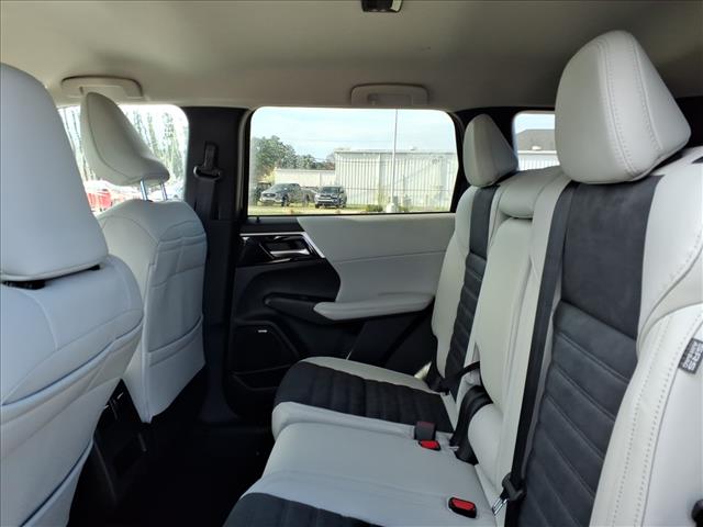 2026 Mitsubishi Outlander SE:1036N