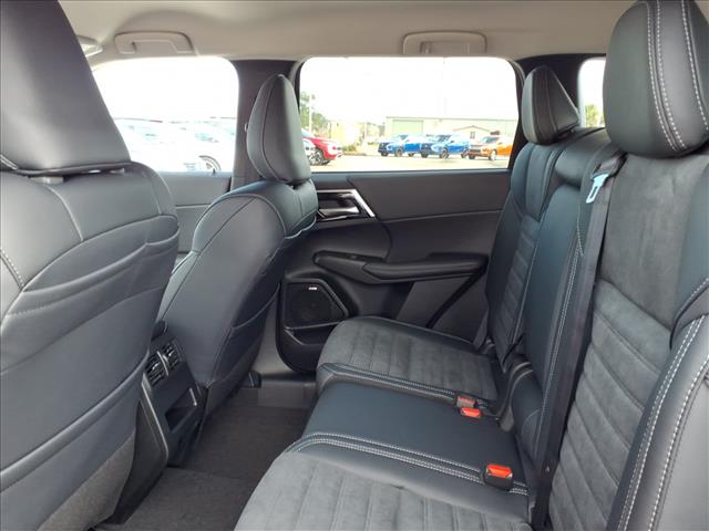 2026 Mitsubishi Outlander SE:1038N