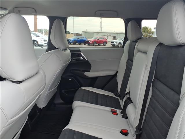 2026 Mitsubishi Outlander SE:1027N