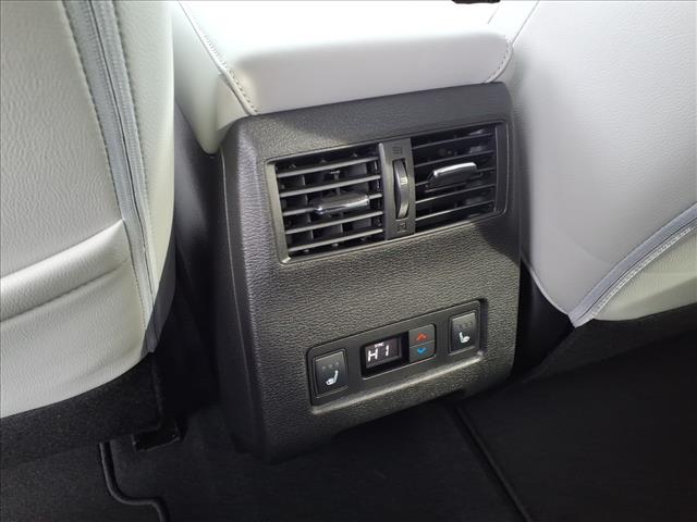 2025 Mitsubishi Outlander Platinum Edition:2188M