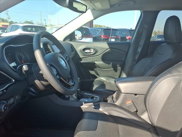 2023 Jeep Cherokee Altitude Lux:1081U