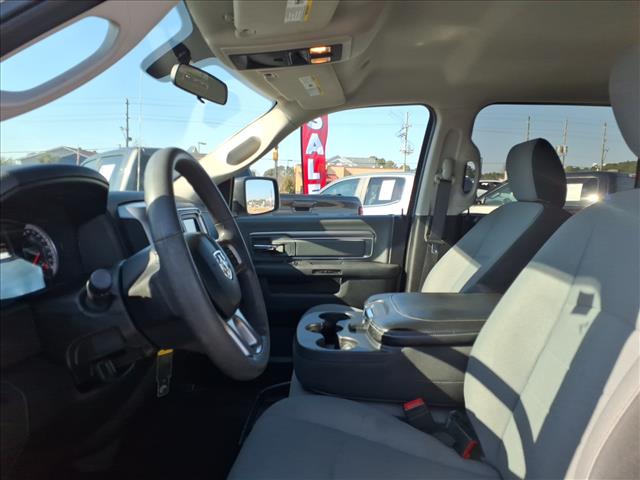 2022 RAM 1500 Classic SLT:1083U