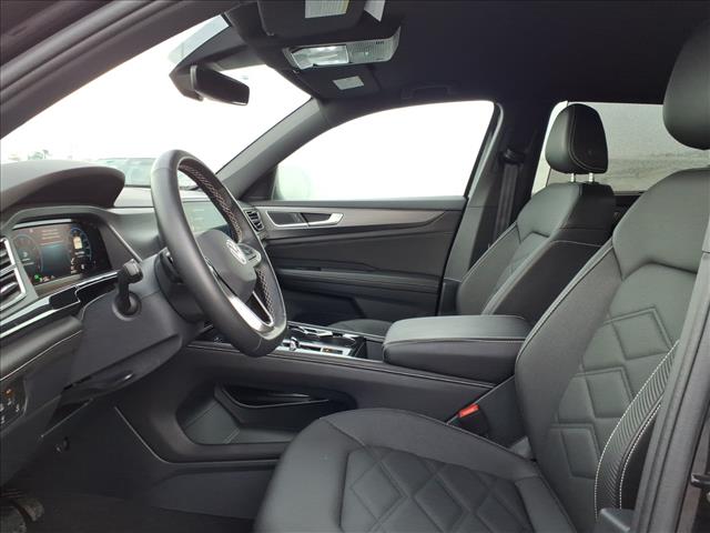 2025 Volkswagen Atlas Cross Sport 2.0T SE w/Technology:1105U