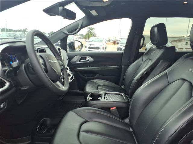 2024 Chrysler Pacifica Plug-In Hybrid Hybrid S Appearance Pkg:1046U