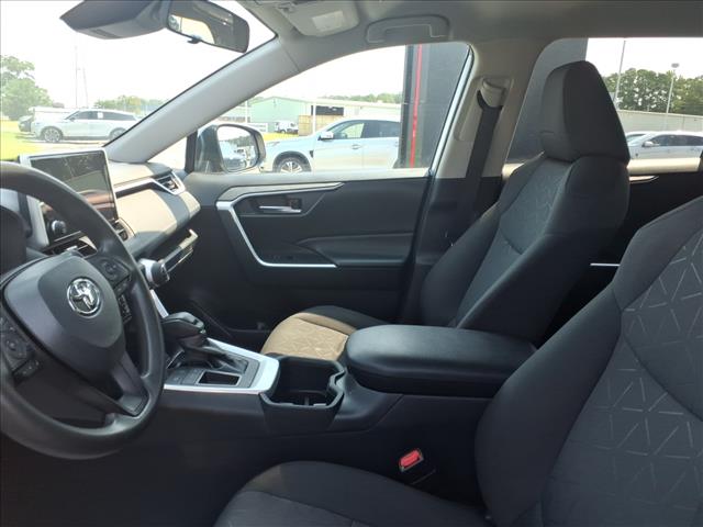 2024 Toyota RAV4 XLE:1253U