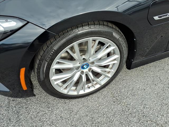 2023 BMW 3 Series 330e:1040U