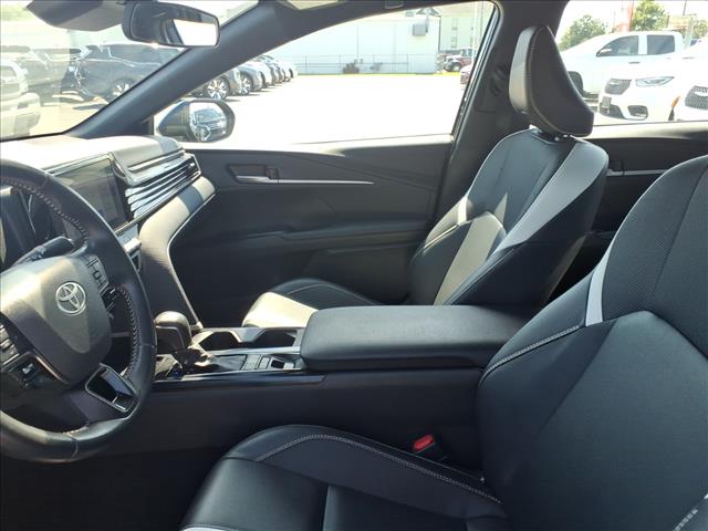 2025 Toyota Camry SE:1302U