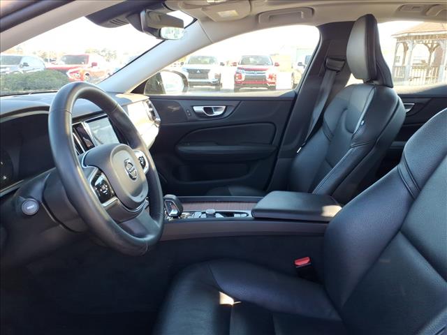 2024 Volvo S60 Plus Dark Theme:1102U