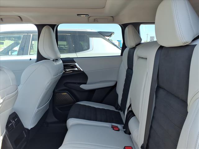 2026 Mitsubishi Outlander SE:1047N