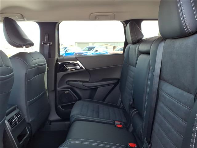 2026 Mitsubishi Outlander SE:1034N