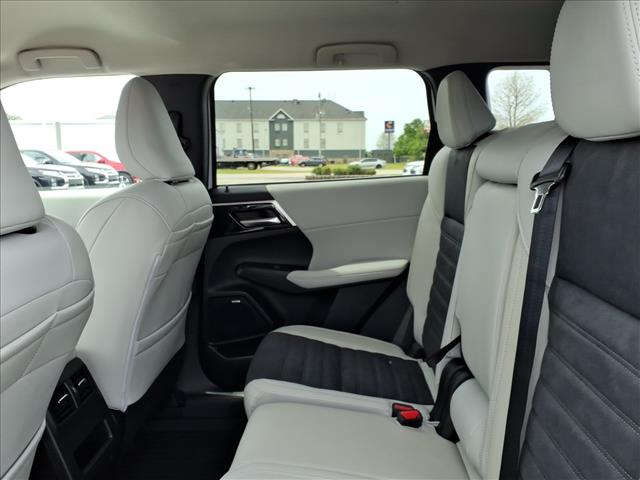 2026 Mitsubishi Outlander SE:1059N