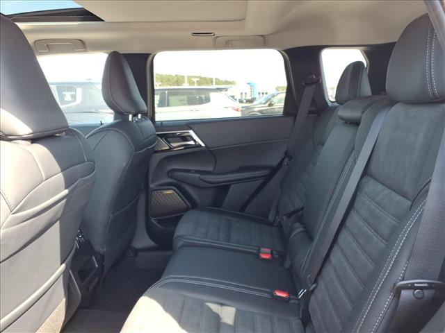 2026 Mitsubishi Outlander SE:1045N