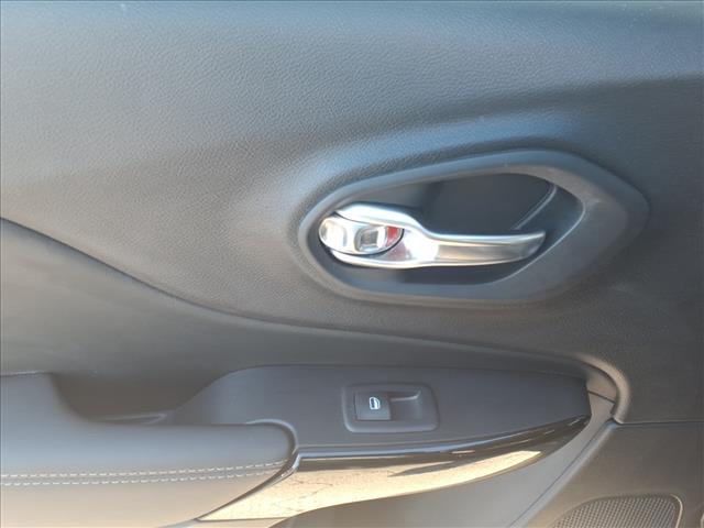 2023 Jeep Cherokee Altitude Lux:1081U