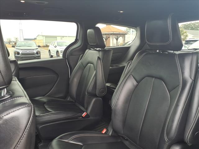 2024 Chrysler Pacifica Plug-In Hybrid Hybrid S Appearance Pkg:1046U