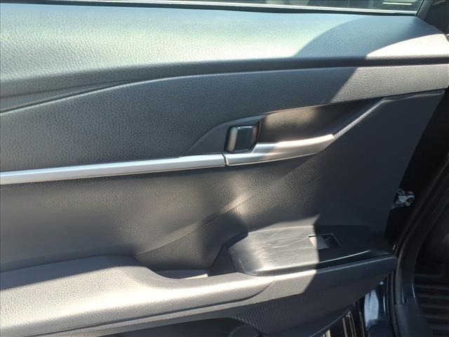 2025 Toyota Camry SE:1302U