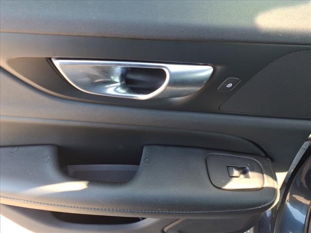 2024 Volvo S60 Plus Dark Theme:1102U