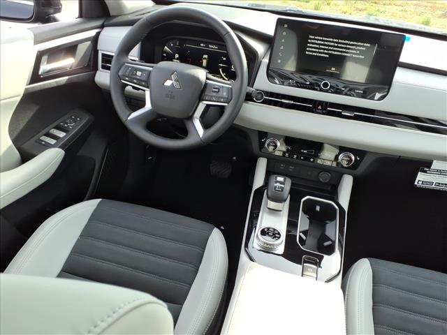 2025 Mitsubishi Outlander SE:2195M