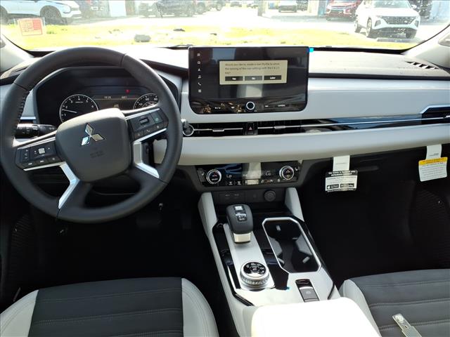 2026 Mitsubishi Outlander SE:1036N