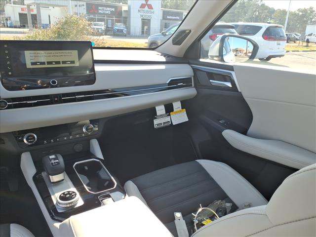 2026 Mitsubishi Outlander SE:1018N