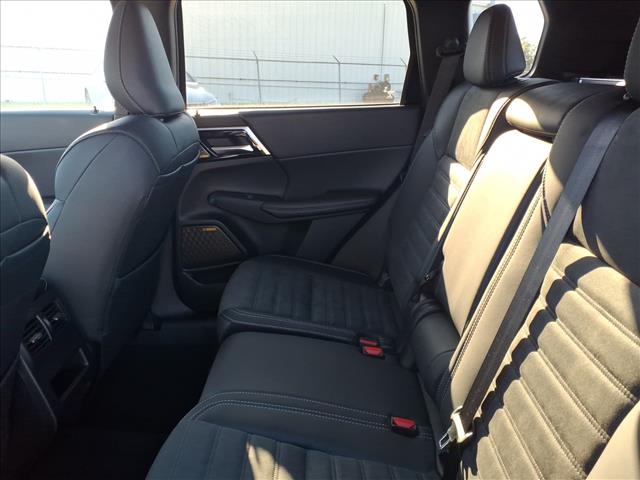 2026 Mitsubishi Outlander SE:1077N