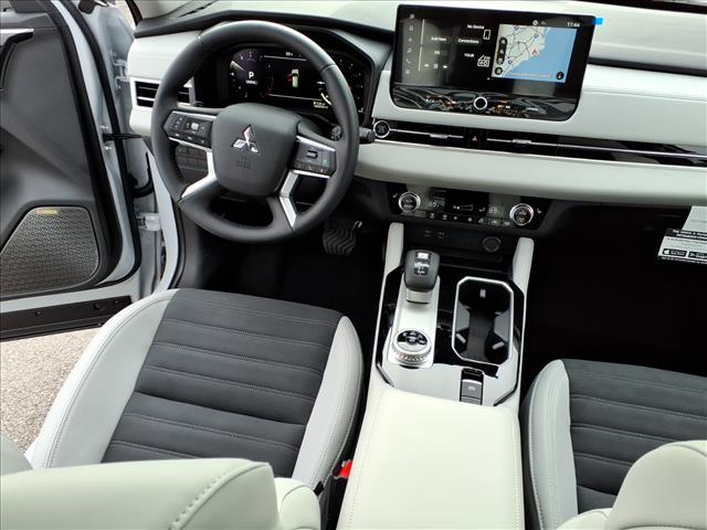 2025 Mitsubishi Outlander SE:2197M