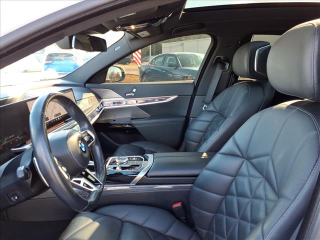 2024 BMW 7 Series 740i:1023U