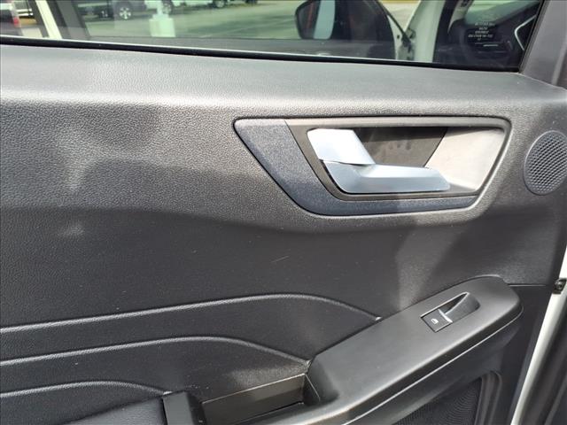 2022 Ford Escape Hybrid Titanium:1001U