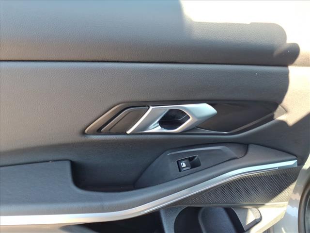 2025 BMW 3 Series 330i:1020U