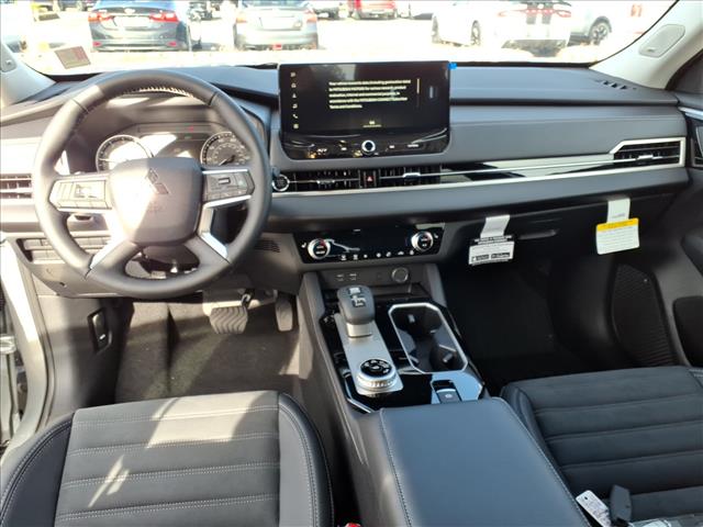 2026 Mitsubishi Outlander SE:1026N