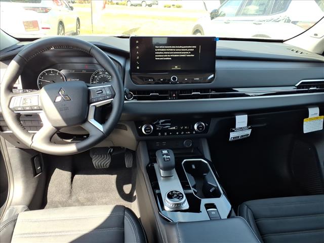 2026 Mitsubishi Outlander SE:1032N