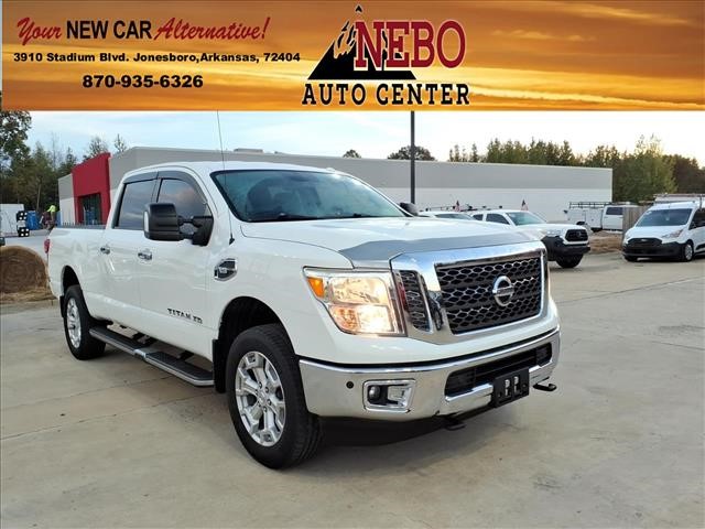 2017 Nissan Titan XD SV photo 1