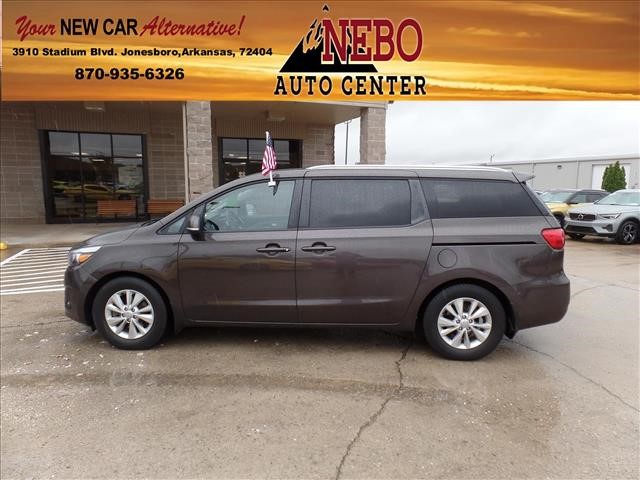 2016 Kia Sedona LX photo 1