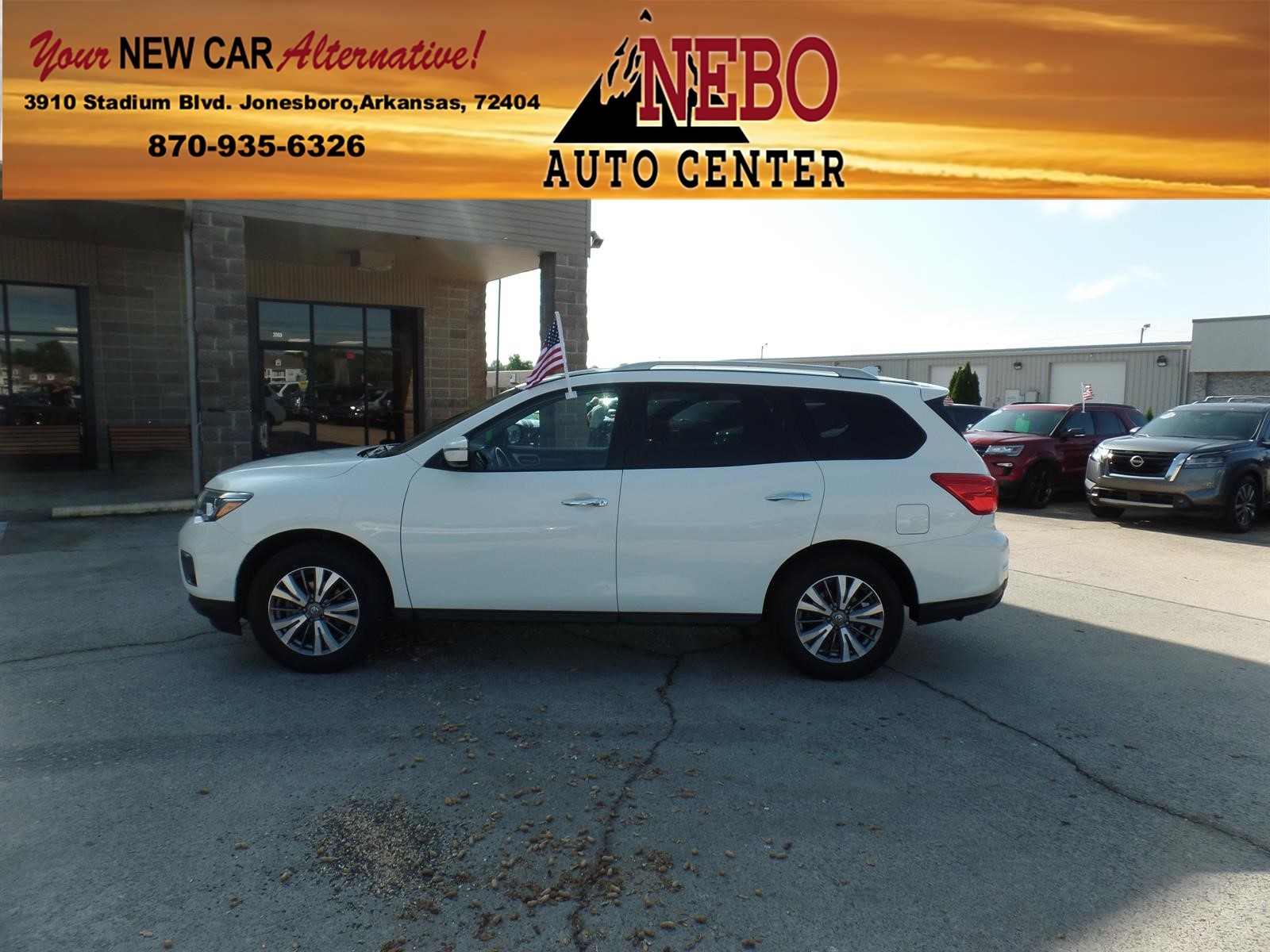 2020 Nissan Pathfinder SV