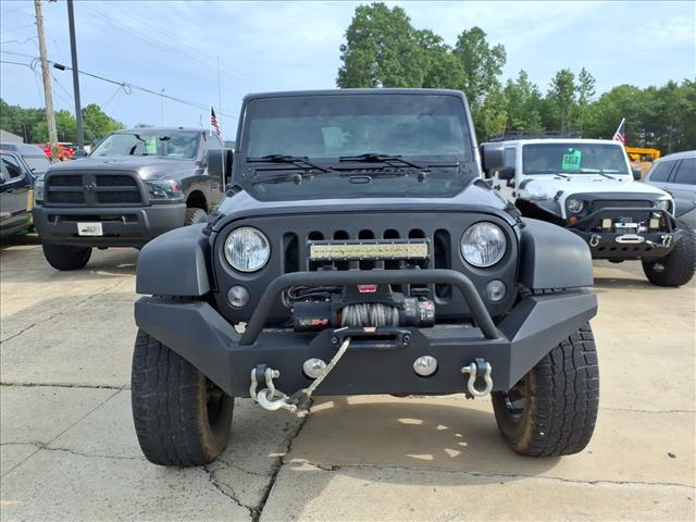 2015 Jeep Wrangler Unlimited Rubicon photo 2