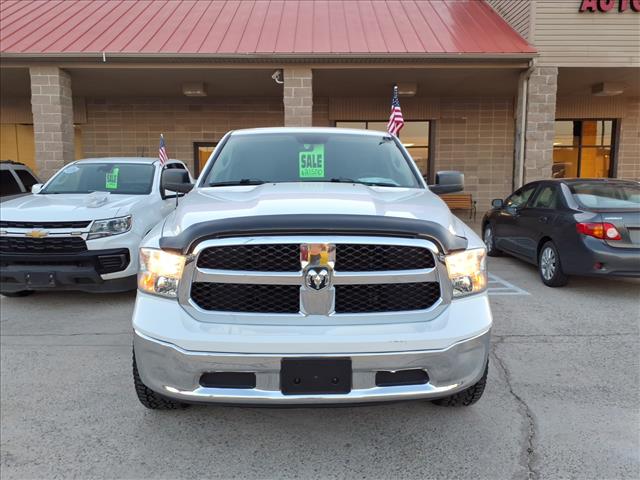 2019 RAM 1500 Classic SLT photo 2