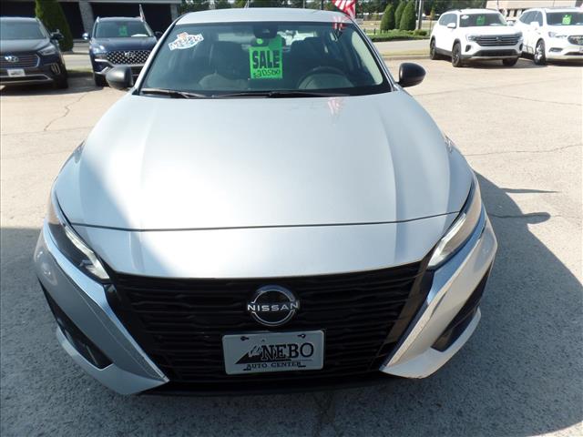 2024 Nissan Altima 2.5 SV photo 2