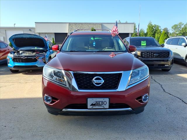 2015 Nissan Pathfinder SL photo 2