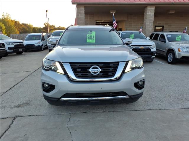2019 Nissan Pathfinder SV photo 2