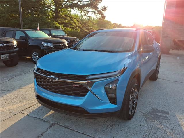 2025 Chevrolet Trax RS photo 2