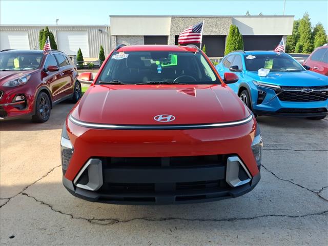 2025 Hyundai KONA SEL photo 2