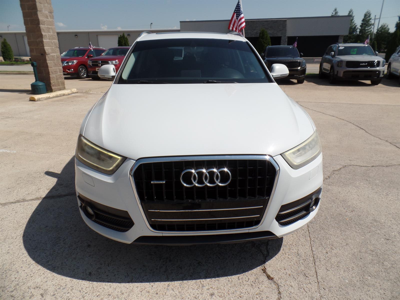 2015 Audi Q3 2.0T quattro Premium Plus photo 2