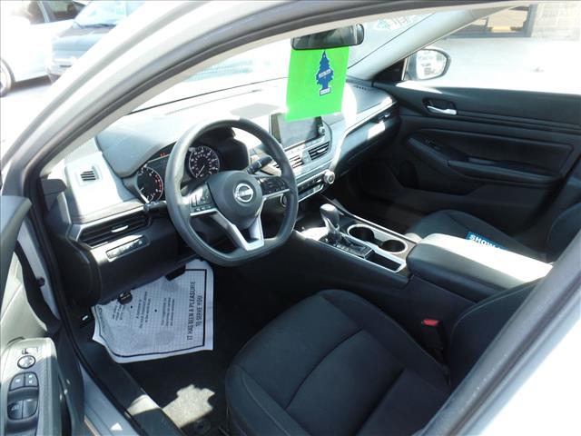2024 Nissan Altima 2.5 SV photo 3