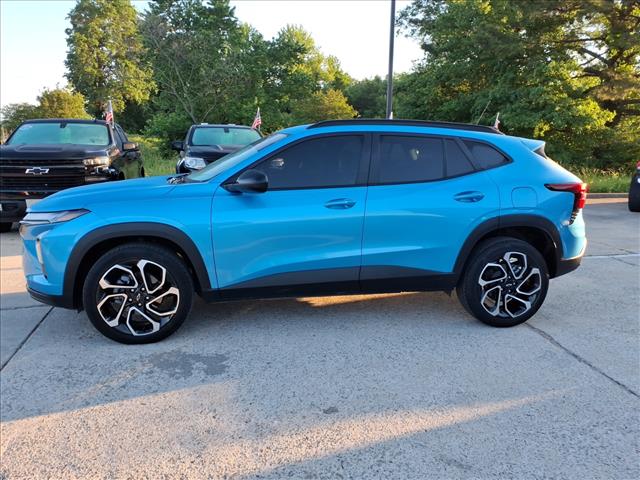 2025 Chevrolet Trax RS photo 3