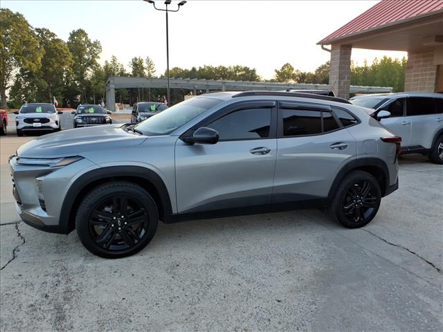 2025 Chevrolet Trax Activ photo 3
