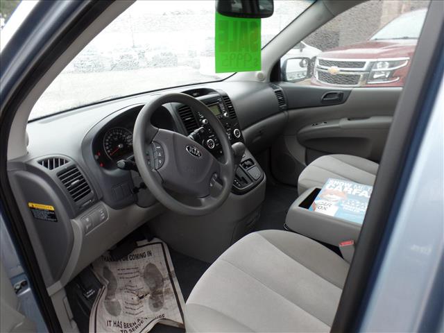 2014 Kia Sedona LX photo 3