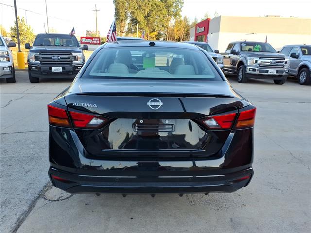 2025 Nissan Altima 2.5 SV photo 4