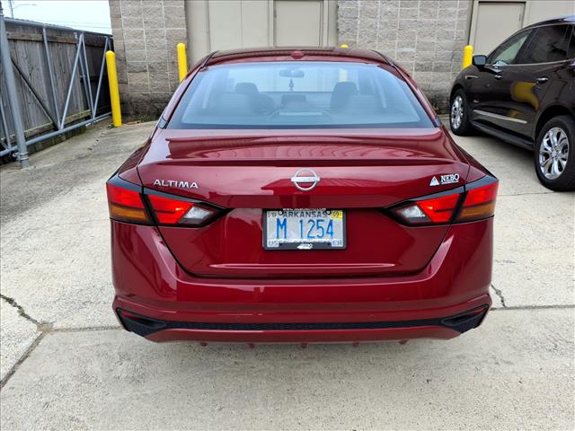 2025 Nissan Altima 2.5 SV photo 4